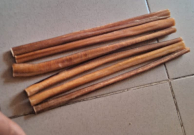 Dry pizzle (Pet food)